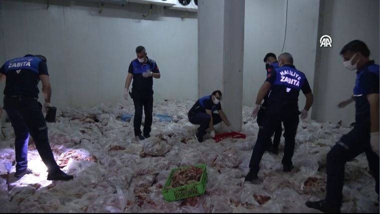 Bayram öncesi mide bulandıran görüntüler! Yakalanmasa vatandaşa yedireceklerdi - Resim: 17